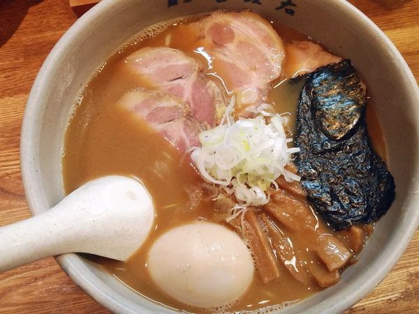 「味玉らーめん＋チャーシュー」@麺屋吉左右の写真