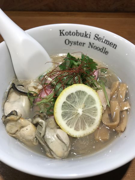 「牡蠣そば」@寿製麺よしかわ 川越店の写真