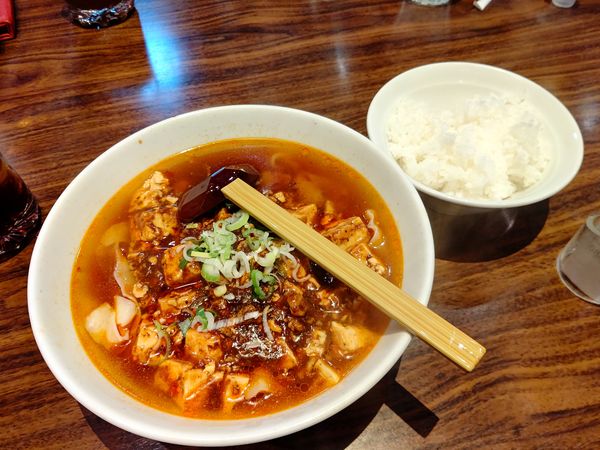 「麻婆刀削麺(並盛)880円」@上海華龍 ヤマダ電機LABI1高崎店の写真