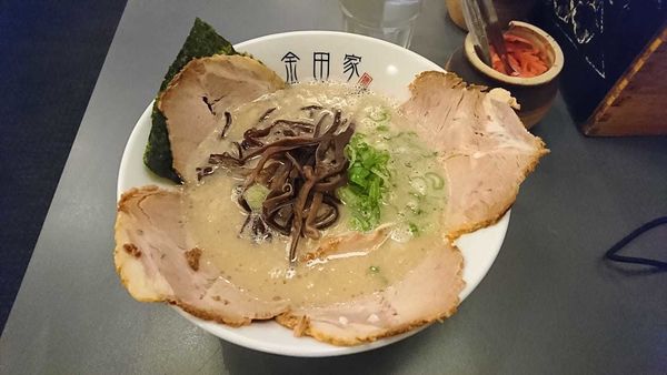 「豚骨ラーメン 行橋の味」@金田家 Covent Garden店の写真