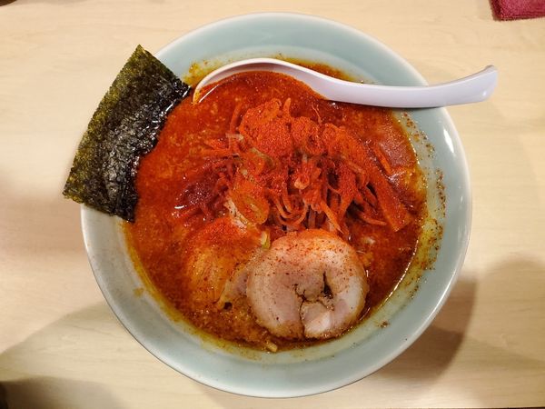 「カラフトらーめん(背脂正油)太麺」@麺通 若林店の写真