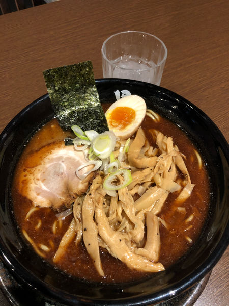「本家たぶしラーメン（大盛り無料）穂先メンマ増し　サービスライス」@麺処 田ぶし 沼津店の写真
