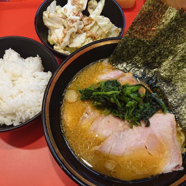 「チャーシュー麺910円(硬め)、Ａセット150円」@横浜家系総本山 吉村家直系店 ラーメン内田家の写真