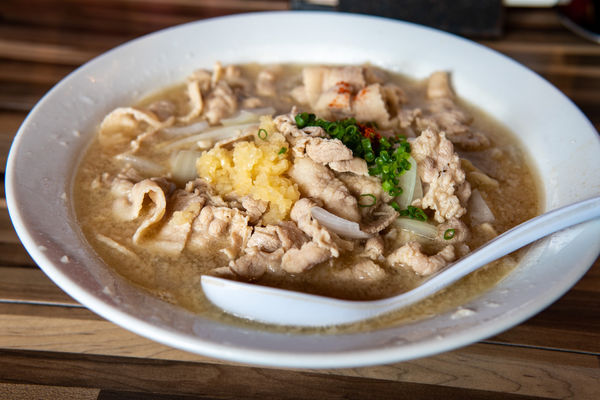 「もばらーめん 二段盛り」@らぁ麺三軒屋 茂原店の写真