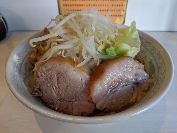 「らーめん（カタメヤサイアブラ）」@らーめん 陸 尾山台店の写真