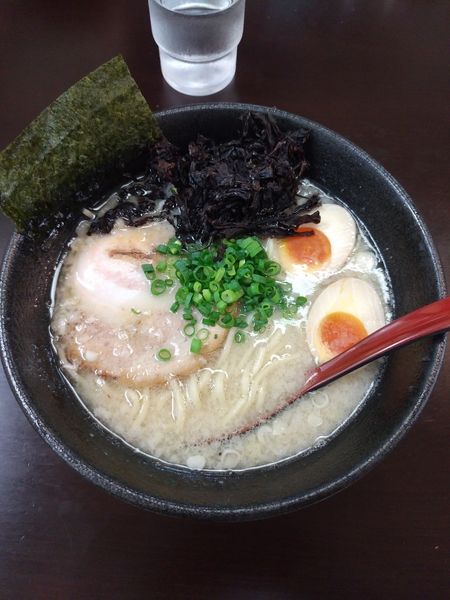 「塩豚骨ラーメン(並)+煮玉子 ﾒﾝﾏ抜き」@活力豚骨ラーメン 大成屋の写真