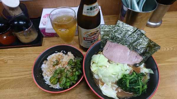 「サラリーマンセット＋キャベツ＋∞ライス」@麺家 紫極の写真