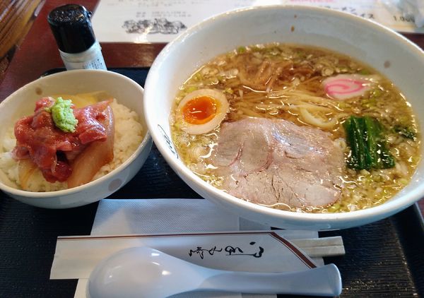 「中華そばと漬け丼(本マグロ入り) 1000円」@八福食堂の写真