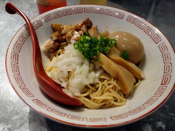 「油そば＋味玉」@らーめんキッチン かえでの写真
