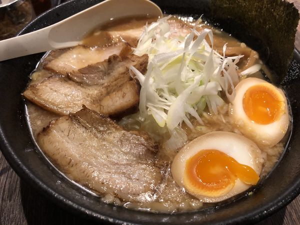 「特製ラーメン中盛」@ななほしの写真