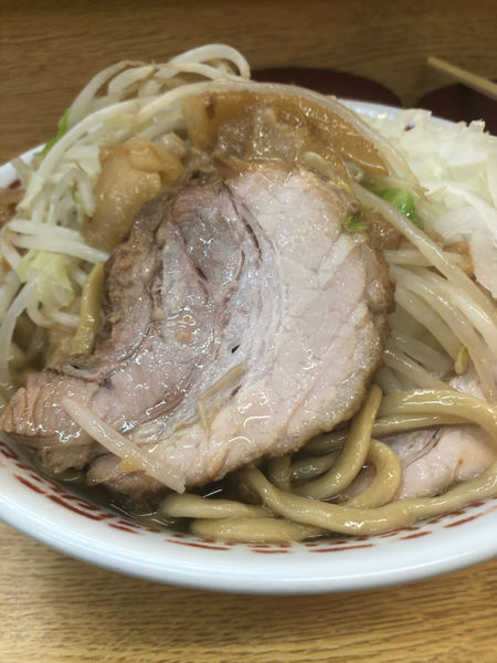 「小ラーメン780円　いいタマゴ100円　タマネギ50円」@ラーメン二郎 環七新新代田店の写真