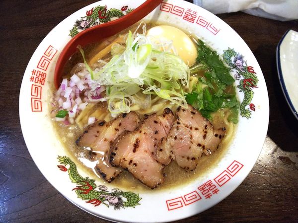 「煮干し白湯そば　850円」@立ち呑み居酒屋 金町製麺の写真