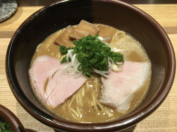 「らぁめん(並)＋角煮トロ飯」@中華蕎麦 とみ田の写真