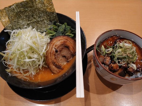 「海老味噌ラーメン、チャーシュー丼」@らーめん食堂 大義家の写真