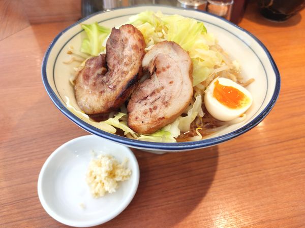 「醤油とんこつ・柔らかめ（ヤサイ）￥８２０」@らーめん勇の写真