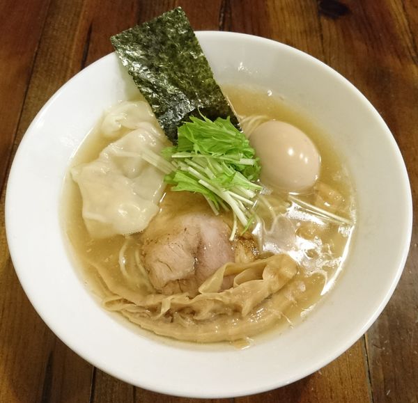 「淡麗 味玉塩そば＋ワンタン(2個)」@武麗舞の写真