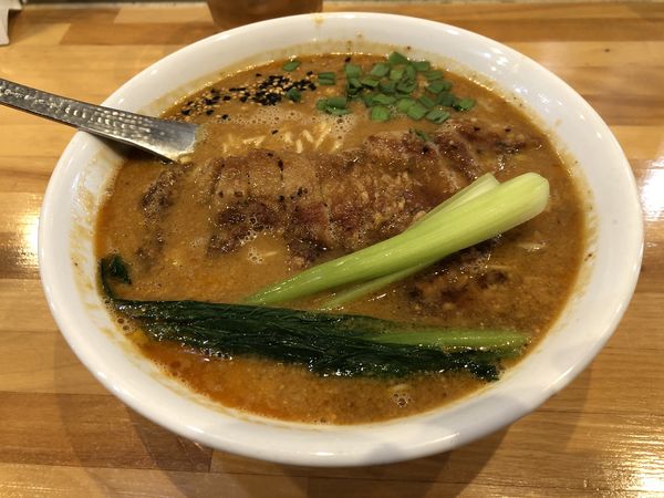 「排骨坦々麺ホット（辛さ×2）」@瀬佐味亭の写真