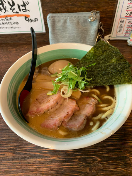 「特ラーメン」@自家製麺 麺屋 利八の写真