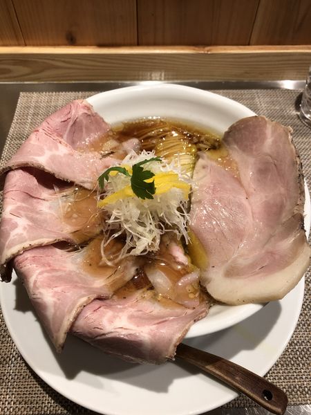 「豚醤油そば(中)950円」@成城青果の写真