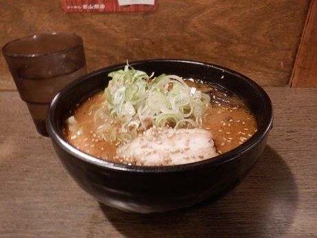 「焙煎焙煎ごまみそらーめん　ミニらーめん」@吉山商店 札幌ら〜めん共和国店の写真