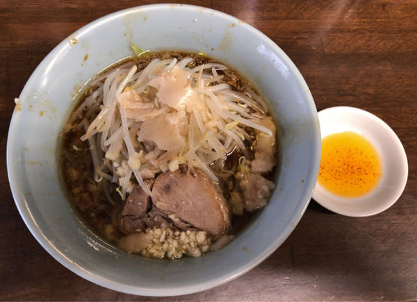「小の小ラーメン 麺半分ニンニクラー油 650円」@らーめん玄の写真