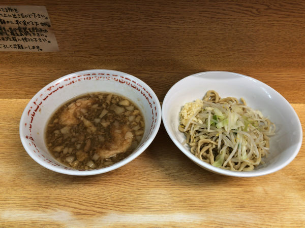 「つけ麺　880円　麺半分・にんにく」@ラーメン二郎 環七新新代田店の写真
