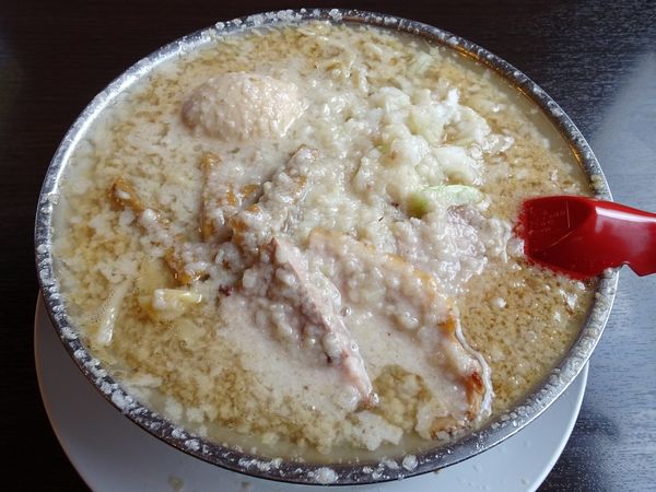 「中華そば（770円）油入れ＋玉ネギ増し＋味つけたまご」@成龍の写真