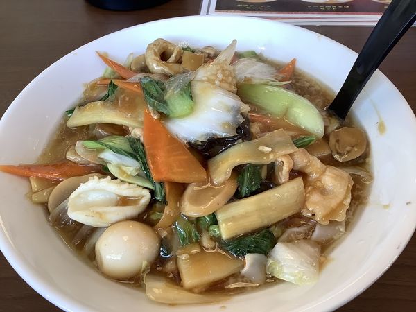 「五目　刀削麺　880円（税込）」@台湾料理 興福順 寿町店の写真
