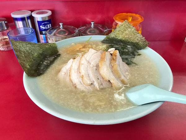 「チャーシューメン中盛り　ライス」@ラーメンショップ 大山店の写真