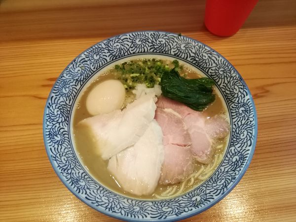 「(限定昼夜各15食)濃厚煮干しそば(特製)」@麺屋いとうの写真