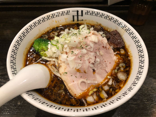 「スパイス・ラー麺+肉切れっぱし」@スパイス・ラー麺 卍力の写真