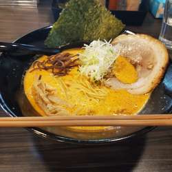 とんこつ泡白湯あか