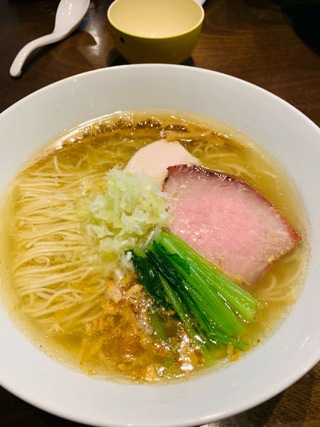 「らぁめん塩」@らぁ麺 すぎ本の写真