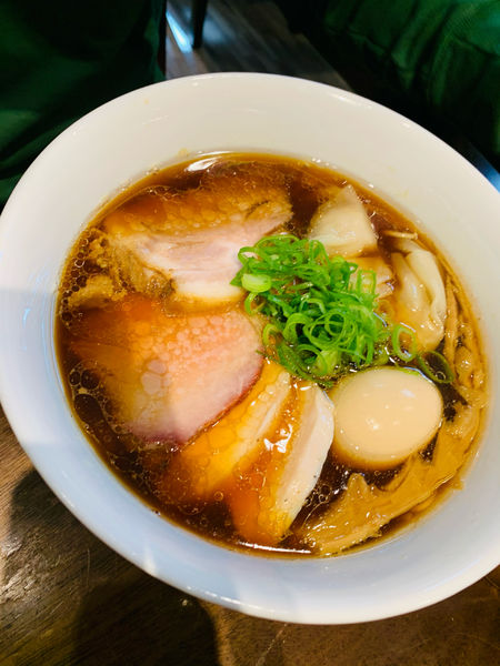 「特製らぁめん醤油」@らぁ麺 すぎ本の写真