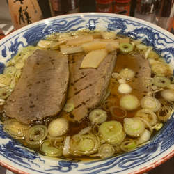 厚切り牛たんラーメン