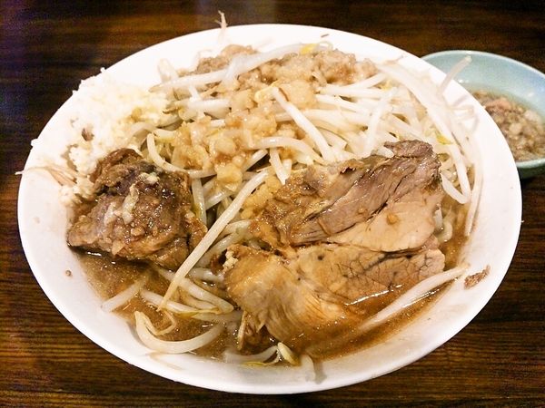 「ラーメン（アブラマシマシニンニク）」@道の途中の写真