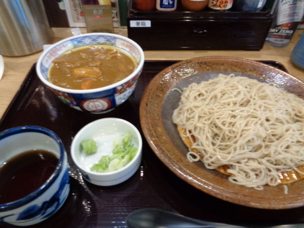 「まかない十割そばセット（絶品カレー丼）770円」@十割そば会 福島西口本店の写真