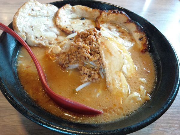 「北海道味噌炙りチャーシュー麺　１，１００円」@麺場 田所商店 岩槻店の写真