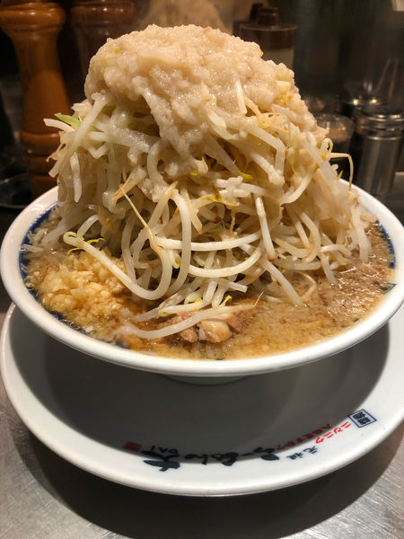 「らーめん並、野菜マシマシ、ニンニクマシ、アブラマシマシ、カラメ」@らーめん大 竹ノ塚店の写真