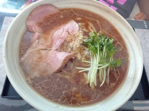 「マグロの白湯ラーメン８００円」@(仮)麺食堂の写真