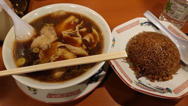 「ラーメン＋チャーハン　1150円」@末廣ラーメン本舗 高田馬場分店の写真