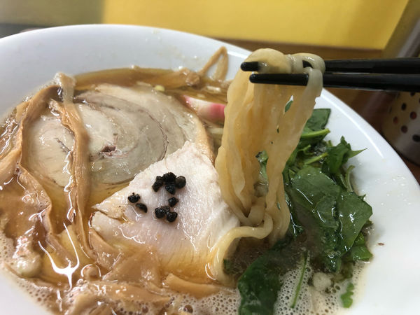 「魚介しょうゆらーめん　780円」@4代目松屋食堂の写真