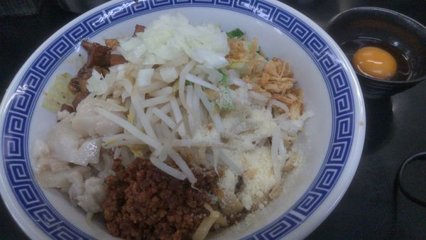 「まぜそば半ライス930円」@雷神屋の写真