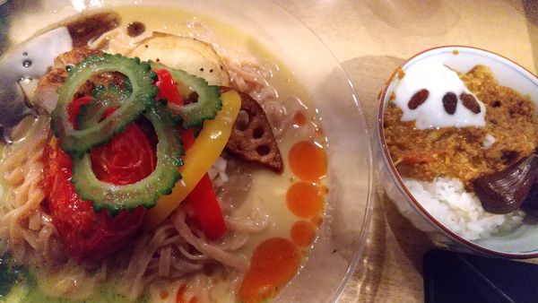 「冷やしカレーそば＋キーマカレー飯（それぞれ限定）＋半ライス」@饗 くろ㐂の写真