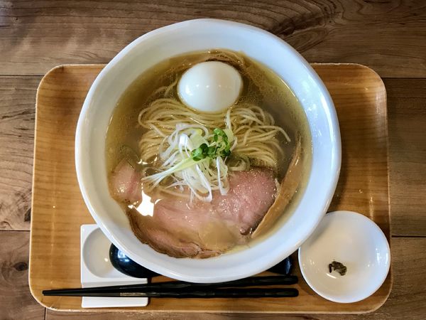 「塩と貝ラーメン 大盛 ＋ 味玉」@ラーメン 健やかの写真