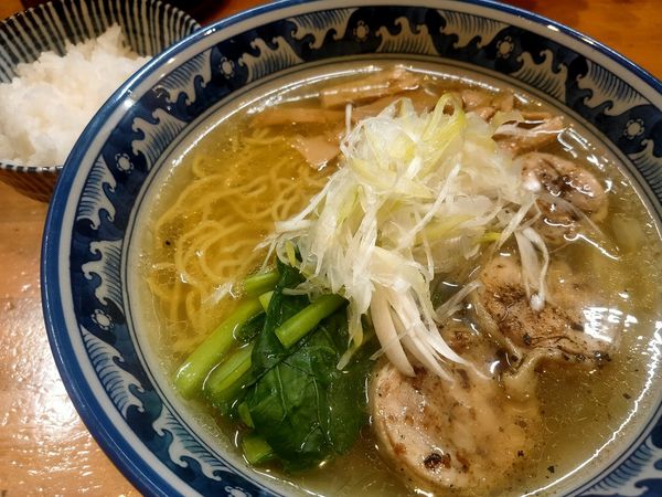 「鶏そば(塩) 800円 半ライス無料」@ラーメン Sorenariの写真