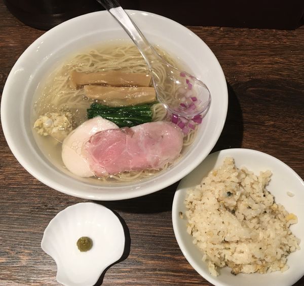 「貝出汁塩そば 800円+貝めし小　150円」@貝出汁 中華そば 竹祥の写真