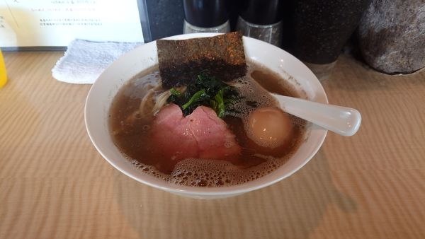 「塩にぼしらーめん 味玉」@菜の写真