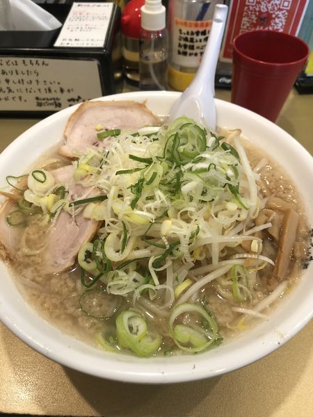 「しょうゆラーメン（大盛り、普通、中太麺）」@超ごってり麺 ごっつ 秋葉原店の写真