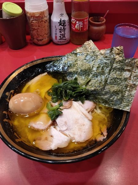 「チャーシューメン 味玉 固め濃いめ多め」@家系総本山 ラーメン吉村家の写真